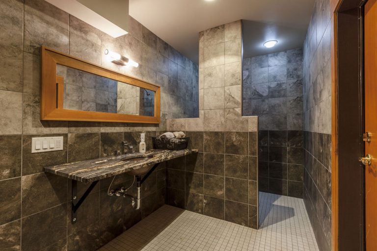 Steam Room Alpine Lodge Fernie